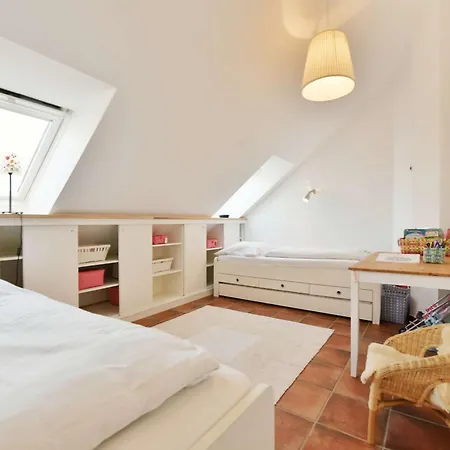 Sommertraum Ferienwohnung 5 *