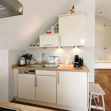 Sommertraum Ferienwohnung 5 *